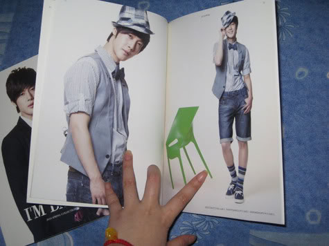 [random] Kim Hyun Joong “I’m David” promotional booklet + Endless Melody Photobook (que se vende en Tailandia)  + Kim HyunJoong anuncio en Dara Magazine de Tailandia 18ad03384e02a5c1b311c70
