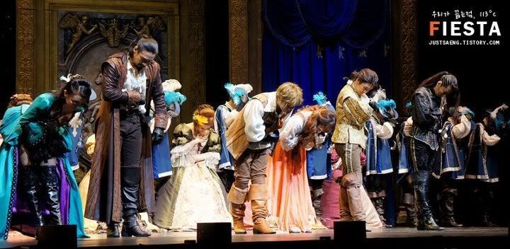 [YS] ‘Three Musketeers’ Musical [15.11.11] (2) 312284_219597268110258_130589590344360_547670_1115594701_n