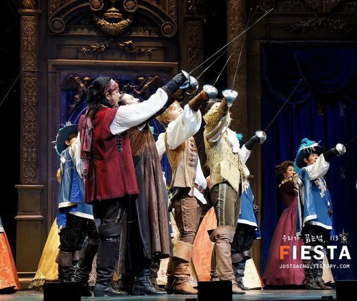 [YS] ‘Three Musketeers’ Musical [15.11.11] (2) 374365_219597431443575_130589590344360_547671_1763491401_n