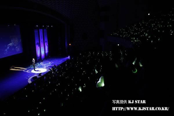 [YS+KJ] Fan Meeting en Japón [04.11.11] (9)   375390_219601078109877_130589590344360_547694_1222615869_n