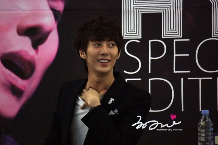 [HJB] Special Edition DVD Fansign Event [13.11.11] (2) 377210_191997647548860_145767695505189_422644_503361739_n