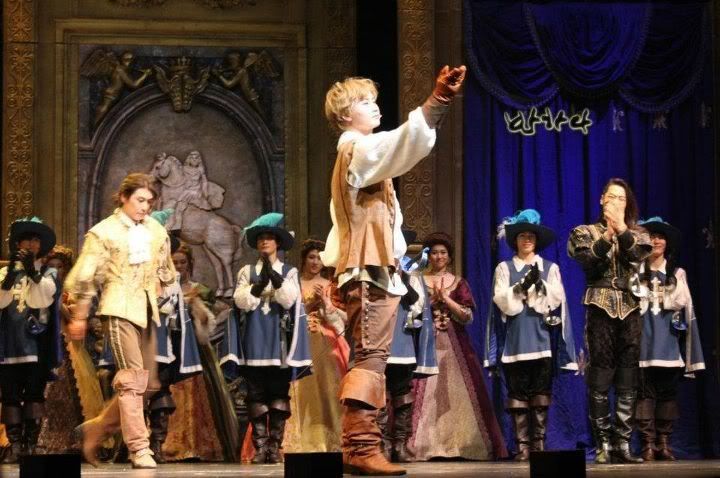 [YS] ‘Three Musketeers’ Musical [15.11.11] (2) 383617_219597148110270_130589590344360_547666_74256262_n