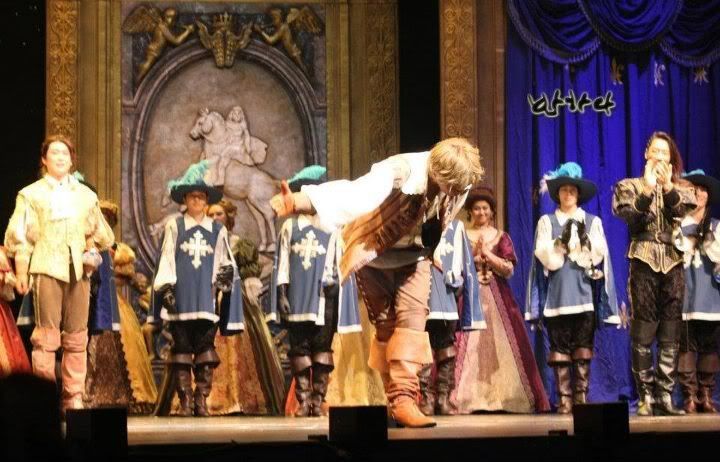 [YS] ‘Three Musketeers’ Musical [15.11.11] (2) 386562_219597011443617_130589590344360_547664_1963845574_n