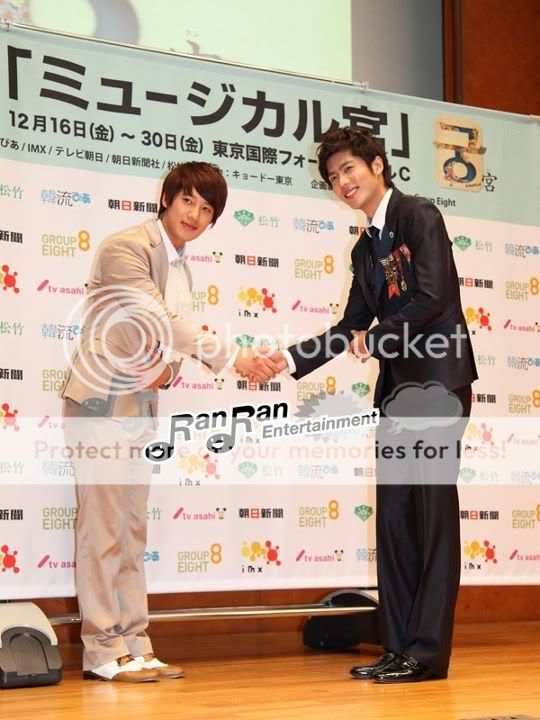 [KJ] ‘Goong’ Press Conference [05.11.11] (3)   392140_193206837427941_145767695505189_425763_118713764_n