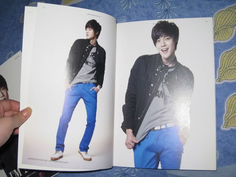 [random] Kim Hyun Joong “I’m David” promotional booklet + Endless Melody Photobook (que se vende en Tailandia)  + Kim HyunJoong anuncio en Dara Magazine de Tailandia E72aa5fdc55b8e2508244d0
