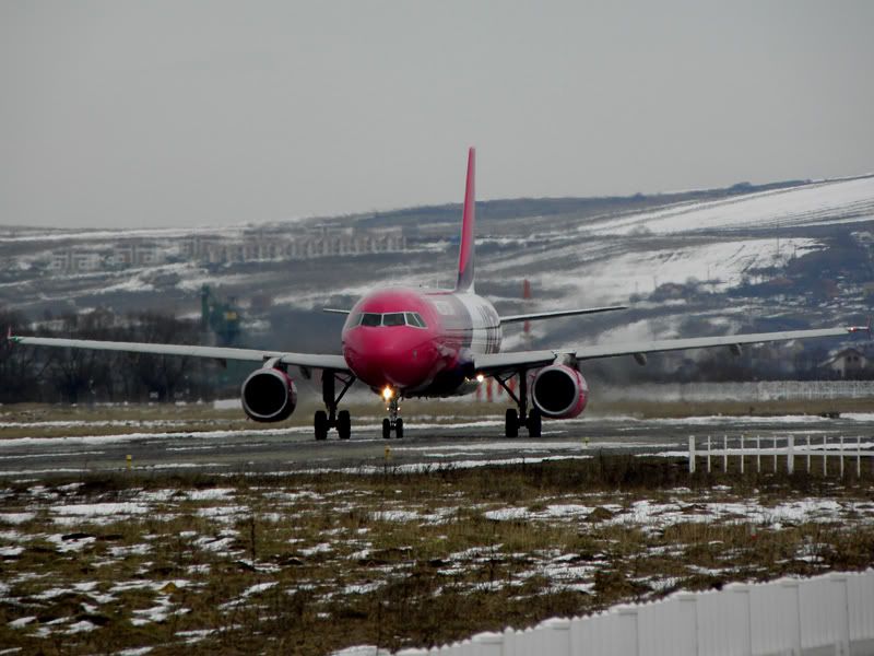 Aeroportul Cluj Napoca - Martie 2011   3030034