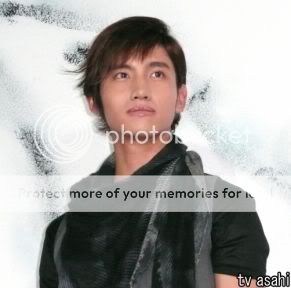 [Pic][23.06.10] Changmin – CHANEL 2010/2011 fall and winter fashion collection 2zdsv3n