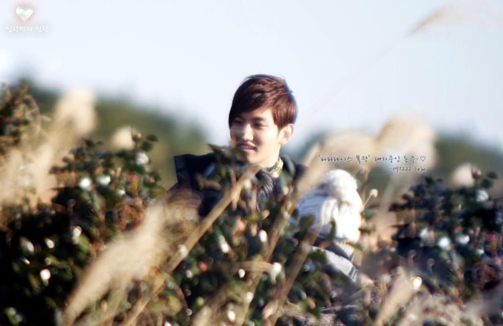 [Pic][08.01.10] Paradise Meadow filming 53113999200912241939383139026433494