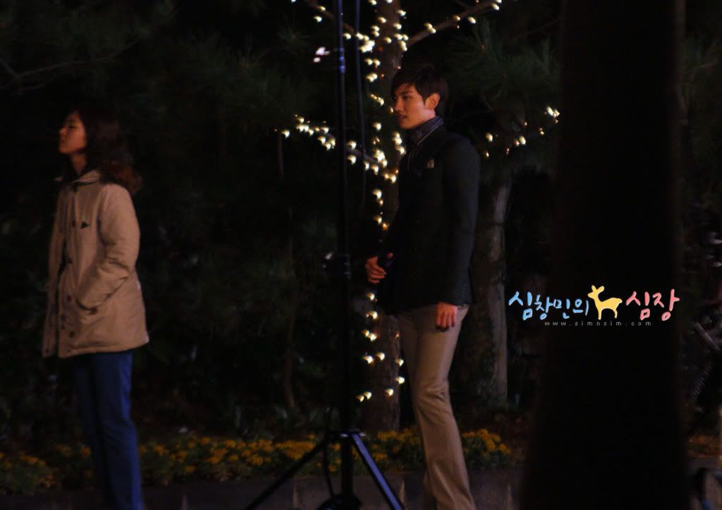 [Pic][08.01.10] Paradise Meadow filming Sim2i