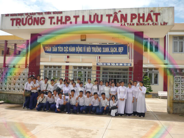 HÌNH ẢNH LỚP 12B2 Lop