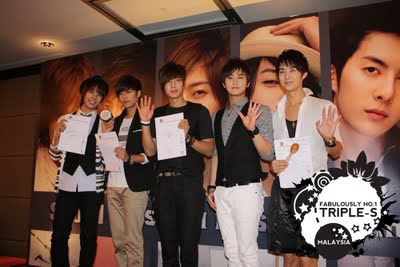 [trans] Conferencia de prensa en Malasia Showingdrawing