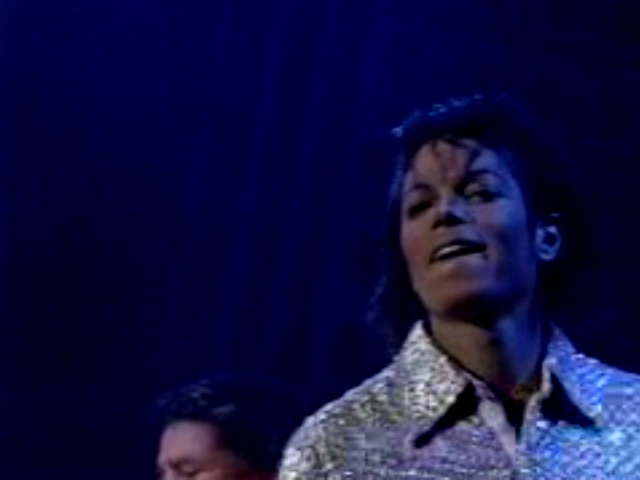  [DL] Victory Tour Live in Toronto 1984 [Full Pro VOB] Vlcsnap-2013-11-03-23h29m27s159_zpsc473d994