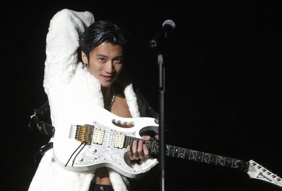 Angel Nicholas  ♥ Reborn Live 2003-12-05_75_6