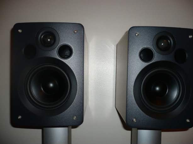 Q Acoustics 1020 Bookshelf Speakers (Used) SOLD P1030100