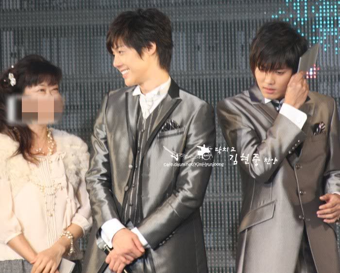 [HJL] SS501 ~ 2nd Japan Christmas Show 1261464062_dinnershow-3