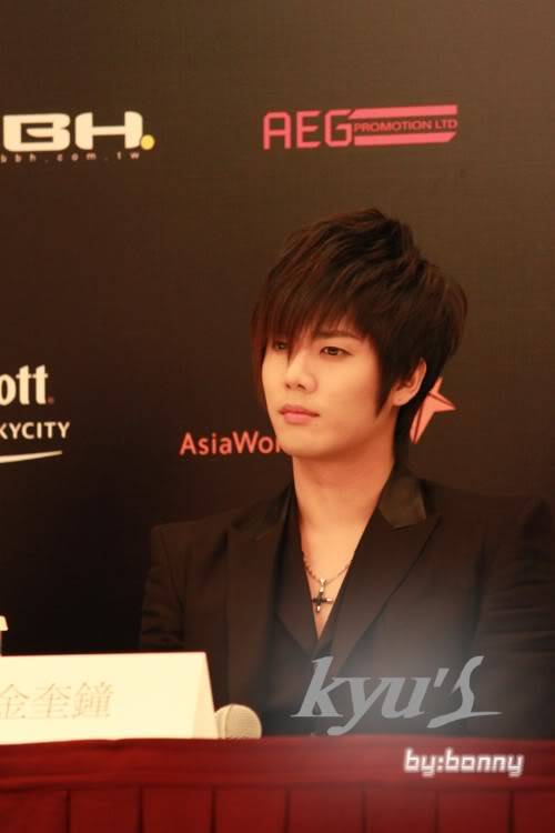 [KJ] Hong Kong Persona Asia Tour Press Conference Kjhkpressconkyu002