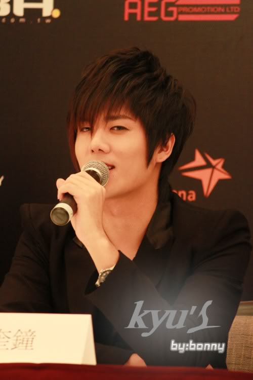 [KJ] Hong Kong Persona Asia Tour Press Conference Kjhkpressconkyu010