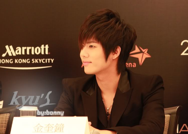 [KJ] Hong Kong Persona Asia Tour Press Conference Kjhkpressconkyu011