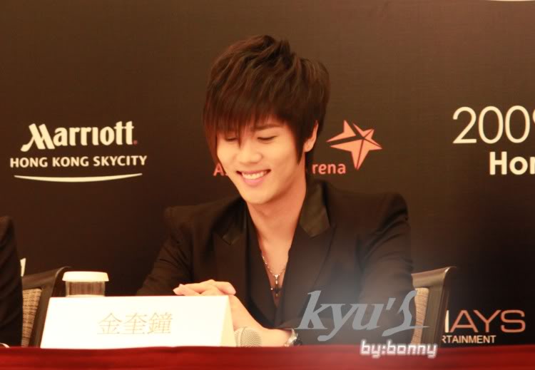 [KJ] Hong Kong Persona Asia Tour Press Conference Kjhkpressconkyu012