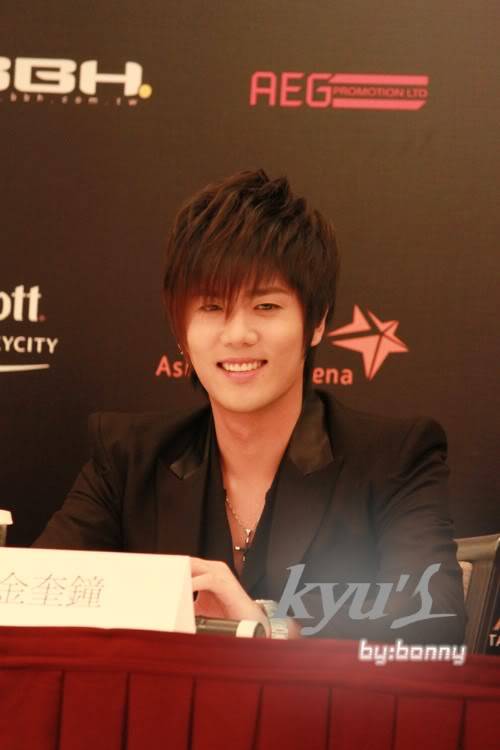 [KJ] Hong Kong Persona Asia Tour Press Conference Kjhkpressconkyu013