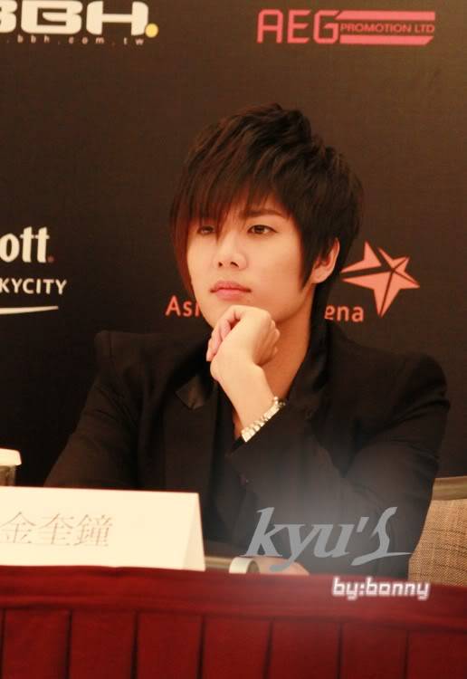 [KJ] Hong Kong Persona Asia Tour Press Conference Kjhkpressconkyu015