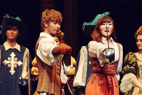 [YS] ‘Three Musketeers’ Musical [15.11.11] (10)   1eb7d4f9e0fe992519e5841734a85edf8cb17133