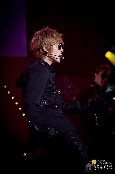 [HJL] First Japan Tour in Sendai [12.11.11] (6) 376728_314289071930669_231614143531496_1369016_2052476472_n