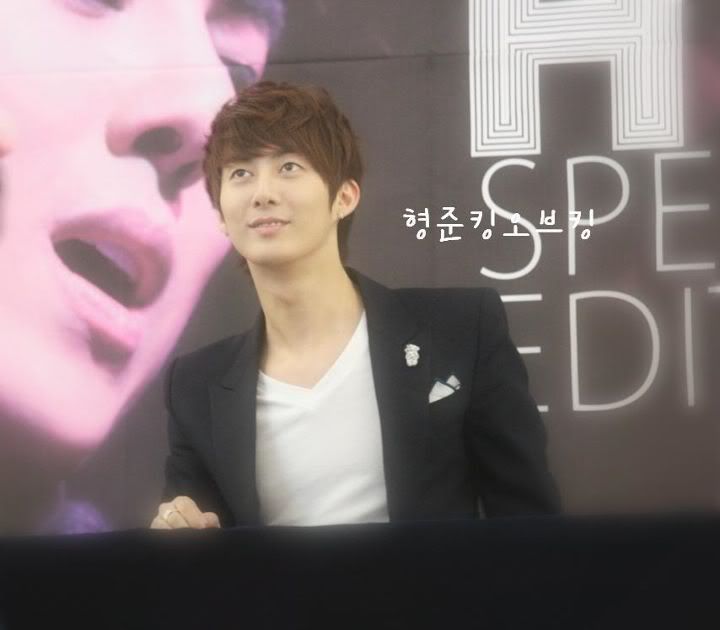 [HJB] Special Edition DVD Fansign Event [13.11.11] (7) 387333_316832765009633_231614143531496_1377113_452592155_n-1