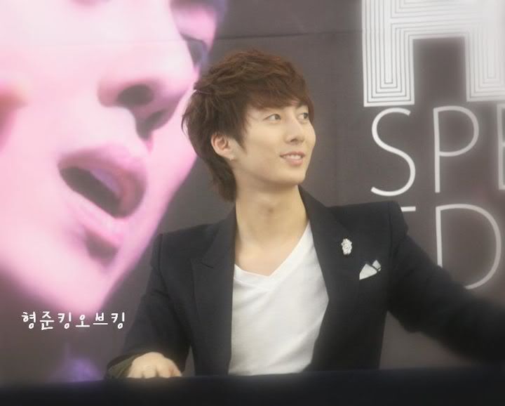 [HJB] Special Edition DVD Fansign Event [13.11.11] (7) 387333_316832771676299_231614143531496_1377114_1091527757_n-1