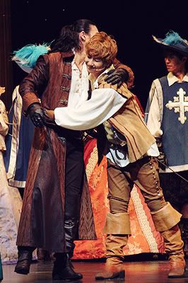 [YS] ‘Three Musketeers’ Musical [15.11.11] (10)   F59e43adcd11728b95c36165c8fcc3cec2fd2c32