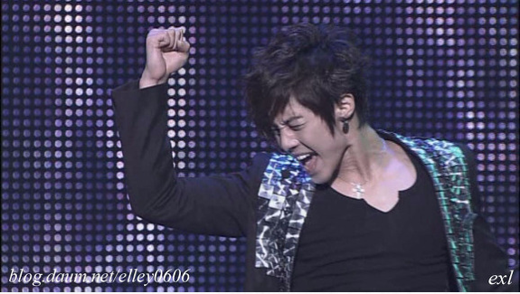 [HJL] sexy solo Persona Live at 武道館 in Japan caps HJL_japanDVDsnapshots018