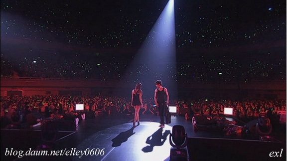 [HJL] sexy solo Persona Live at 武道館 in Japan caps HJL_japanDVDsnapshots053