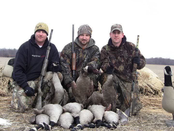 Finally got out and did some goose hunting this year 168710_501332223725_308713318725_5927674_3563604_n