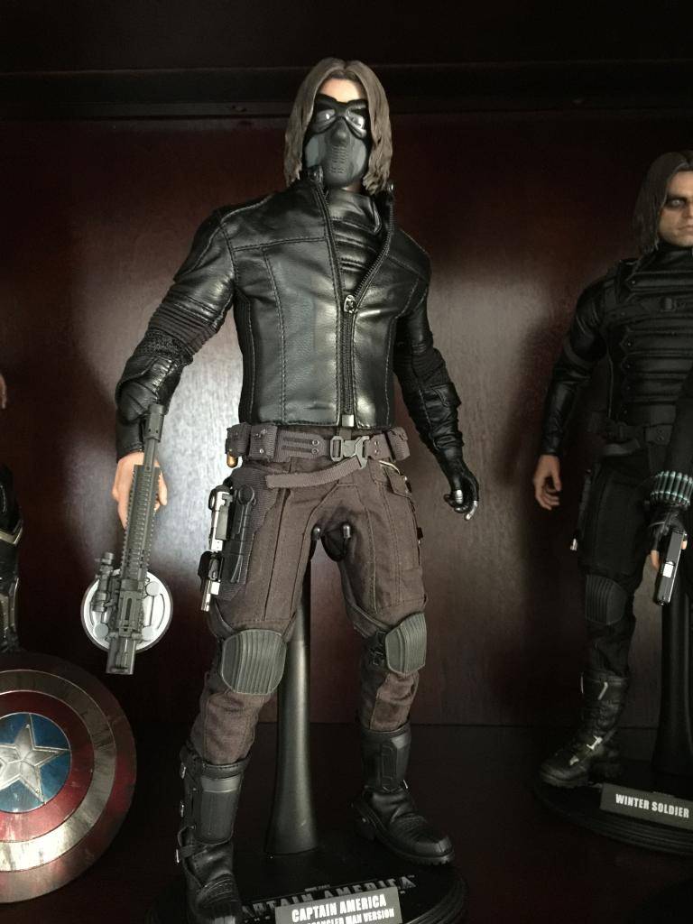 [Hot Toys] Captain America: The Winter Soldier - Winter Soldier 1/6 scale - LANÇADO!!! - Página 10 9A494398-CCDB-4EAD-A8E6-EB163A2B7056_zps0v0benn1