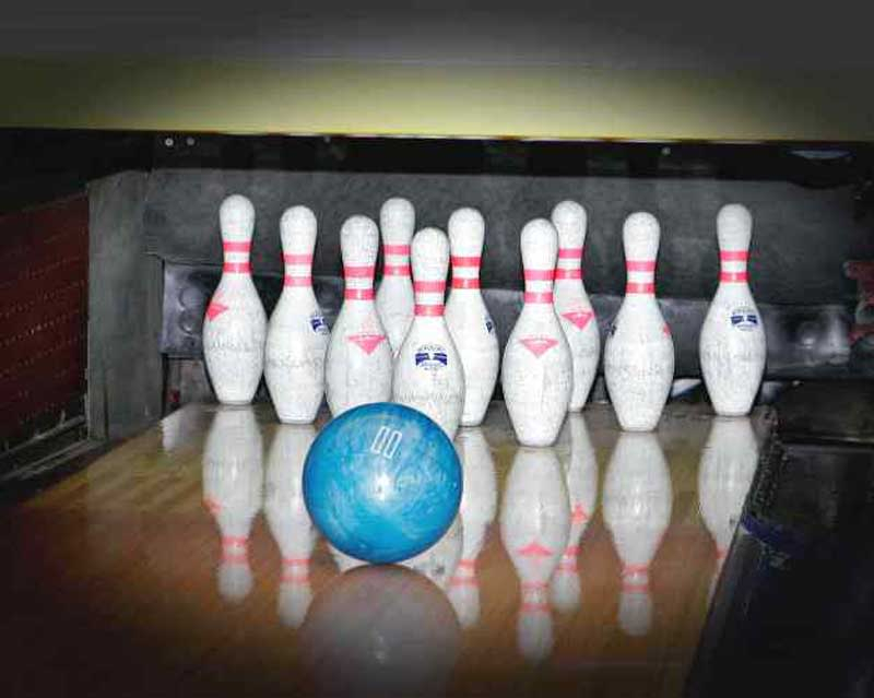 Xem anh choi Bowling nay`(hoi bi pro day') Bowling_alley