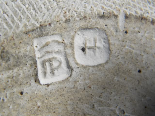 Modern Pottery ID HELP - incised design w dragonflies Lg Pot PotSigned0001