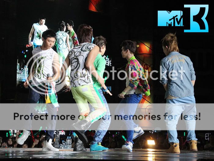 100926 SHINee @ SMT '10 Smtownshanghai06