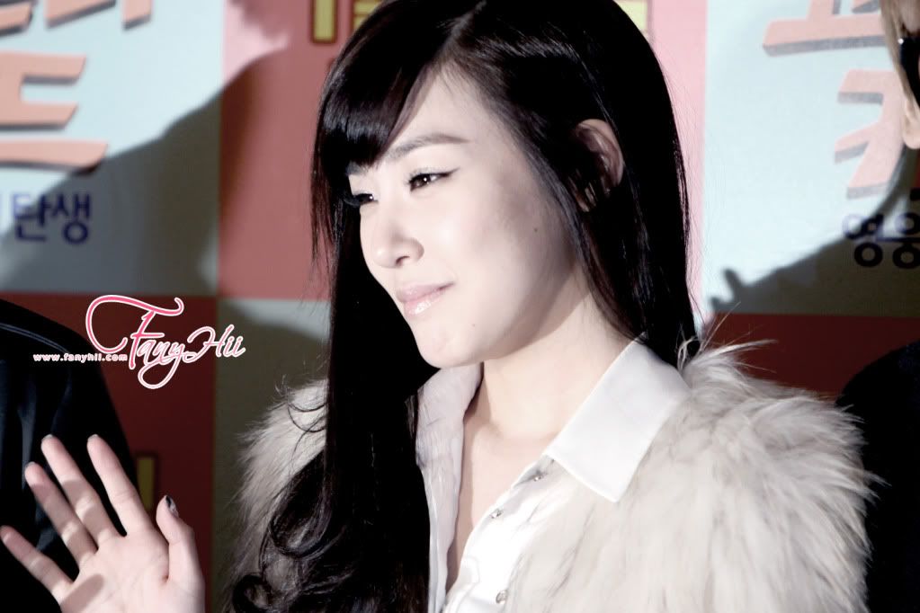 {120103} Tiffany @ Koala Kid Premiere 52356238201201041138523535060437580_004