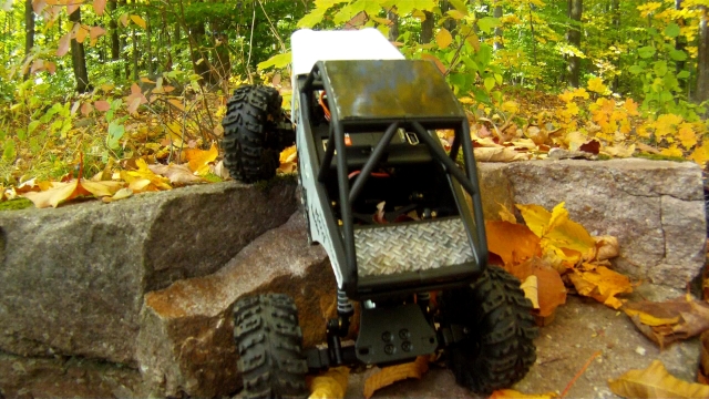 RCTrax MiniQLO MOA Crawler Snapshot-575