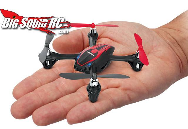 [NEW] Traxxas micro-Quadcopter ! Traxxas_quad_hand