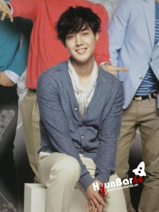 [random] Kim Hyun Joong ~ en Lotte Duty Free Star Avenue 303286_225644587492772_138565976200634_607947_969196452_n