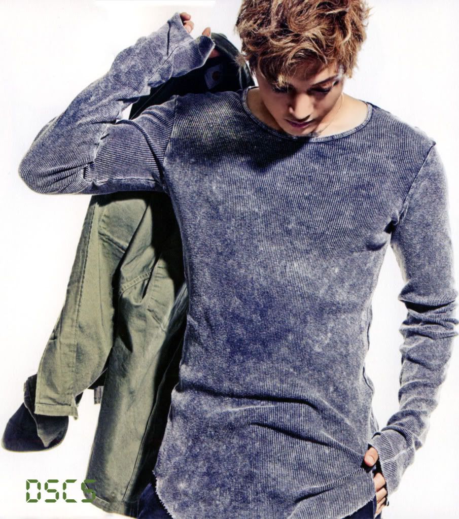 [scans] Hyun Joong ‘Lucky’ 2nd mini album photobook 7f0c7c0107c2c109020881b