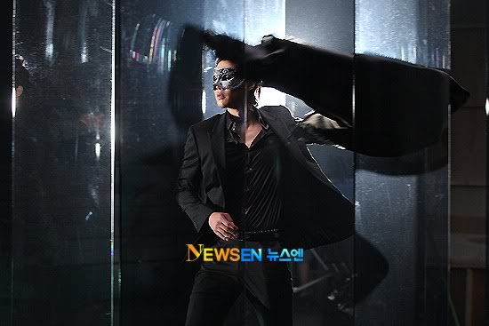 [news] SS501 Kim Hyun Joong, emite un aura hechizante con su máscara 3259281