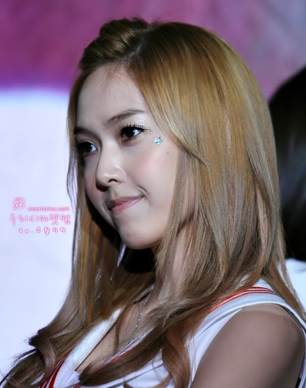 Jessica (Jessica Jung Sooyeon 제시카정수연) - Page 2 090828EvergreenConcert2