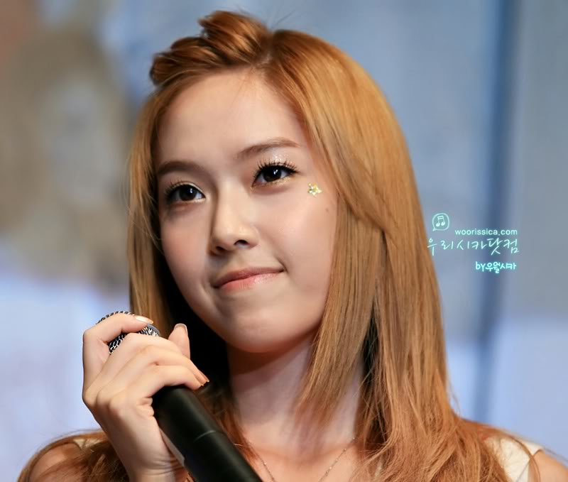 Jessica (Jessica Jung Sooyeon 제시카정수연) - Page 2 090828EvergreenConcert34