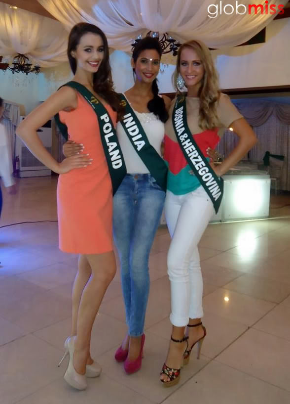 Prachi Mishra (India 2012)  - Page 13 Miss_poland_earth_2012_justyna_rajczyk_globmiss_51