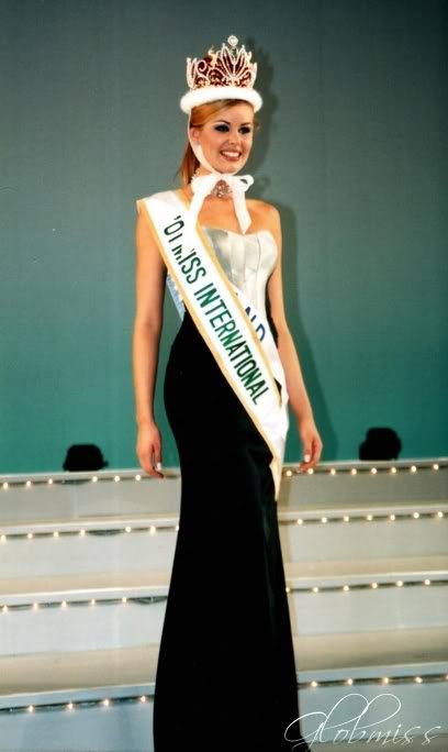 Miss International 2001: Małgorzata Rożniecka of Poland Malgorzatarozniecka_7