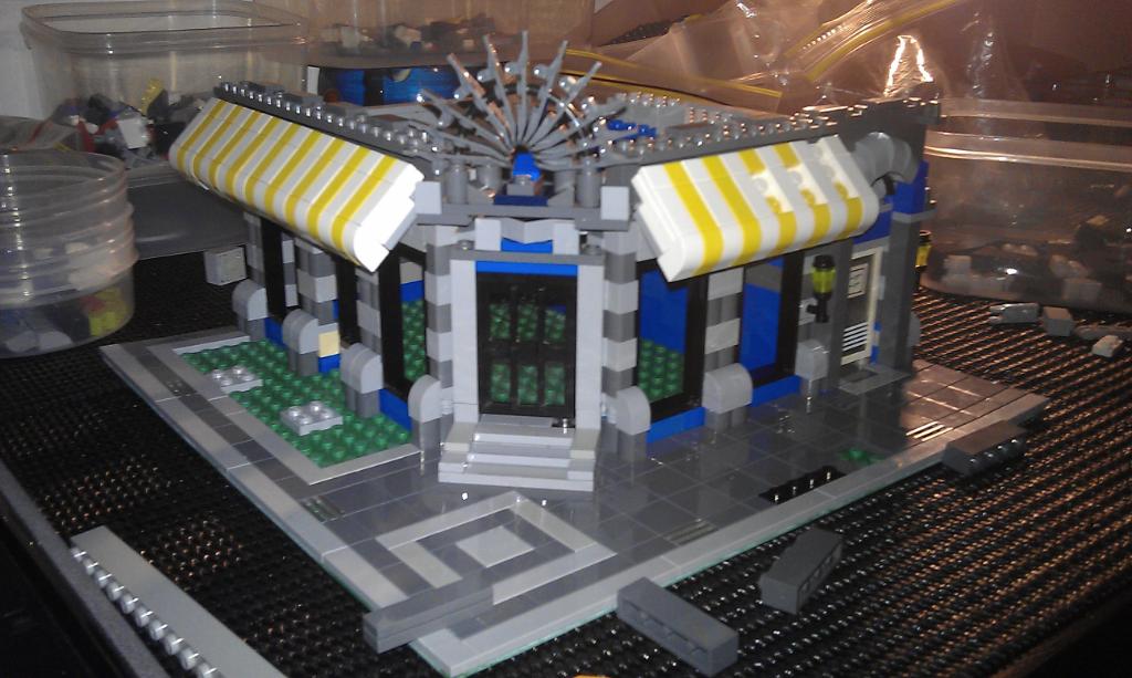 MOC: my Cafe Corner and Market Street IMAG0203