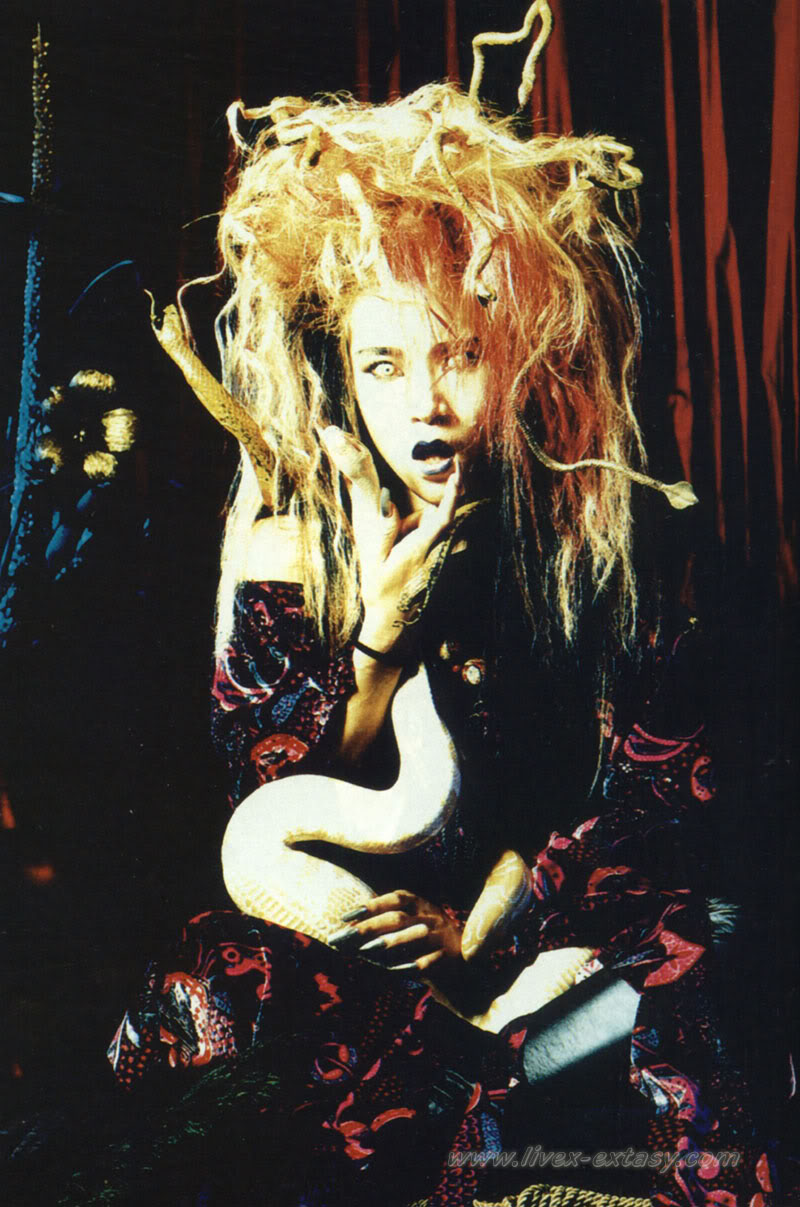 FOTOS DE HIDE-SAMMA!!!! Hide3-23