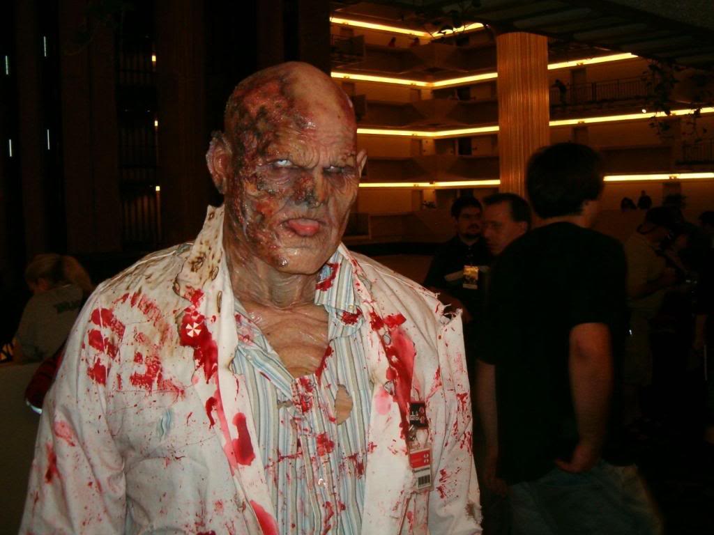 Newt's Leatherface 2003 Costume!  (and others) Mezombie-fullinit_